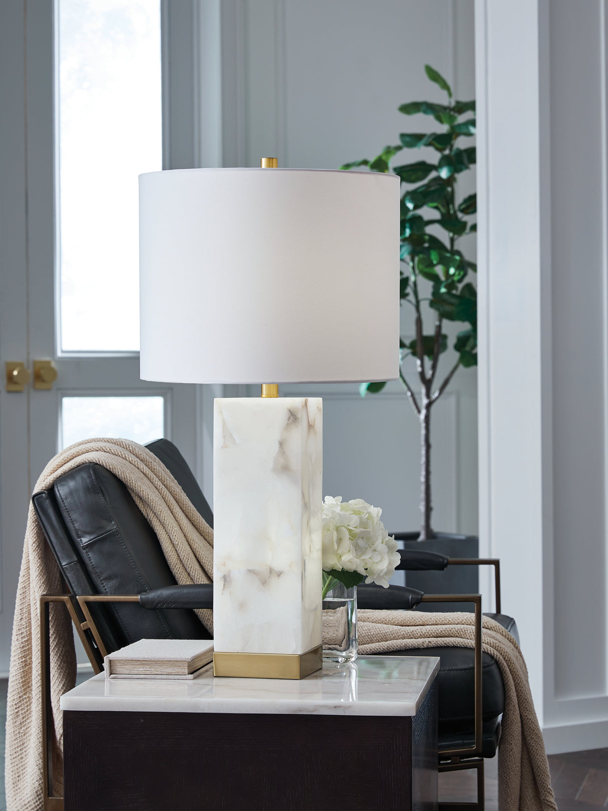 Furniture City Biloxi - Ashley Furniture - Linderfield Lighting - Alabaster Table Lamp (1/CN) / White/Gold Finish - L429094
