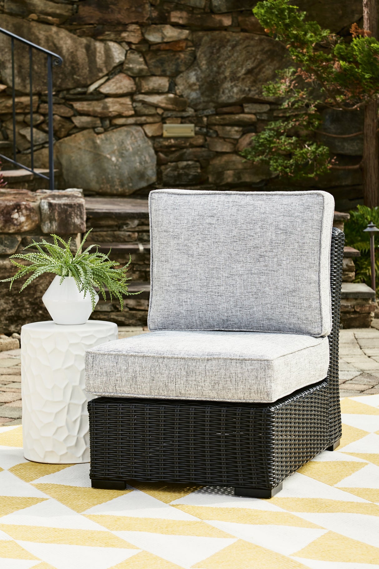 Furniture City Biloxi - Ashley Furniture - Beachcroft Outdoor - Armless Chair w/Cushion / Black/Light Gray - P792-846