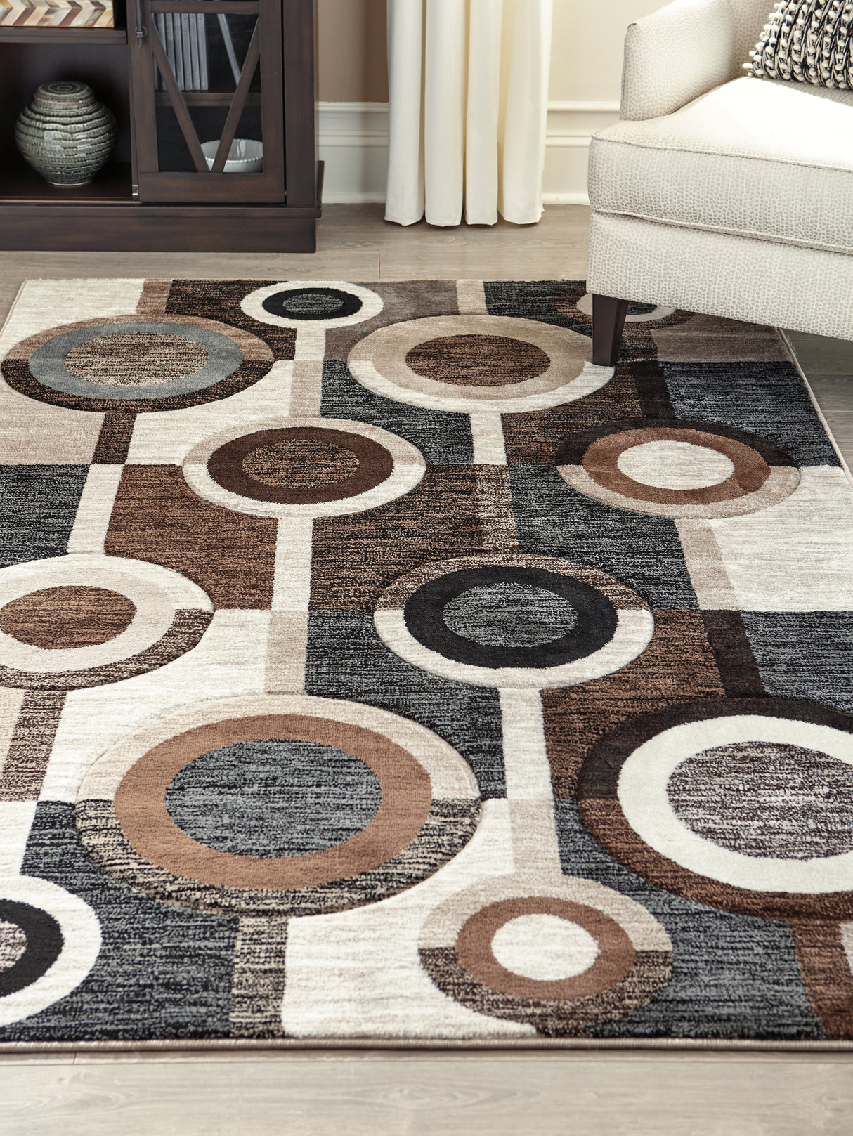 Furniture City Biloxi - Ashley Furniture - Guintte Rug - 8'2" x 9'6" Rug / Multi - R403971