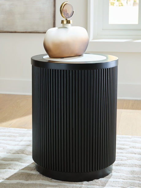 Furniture City Biloxi - Ashley Furniture - Grayman End Table - Round End Table - T650-6