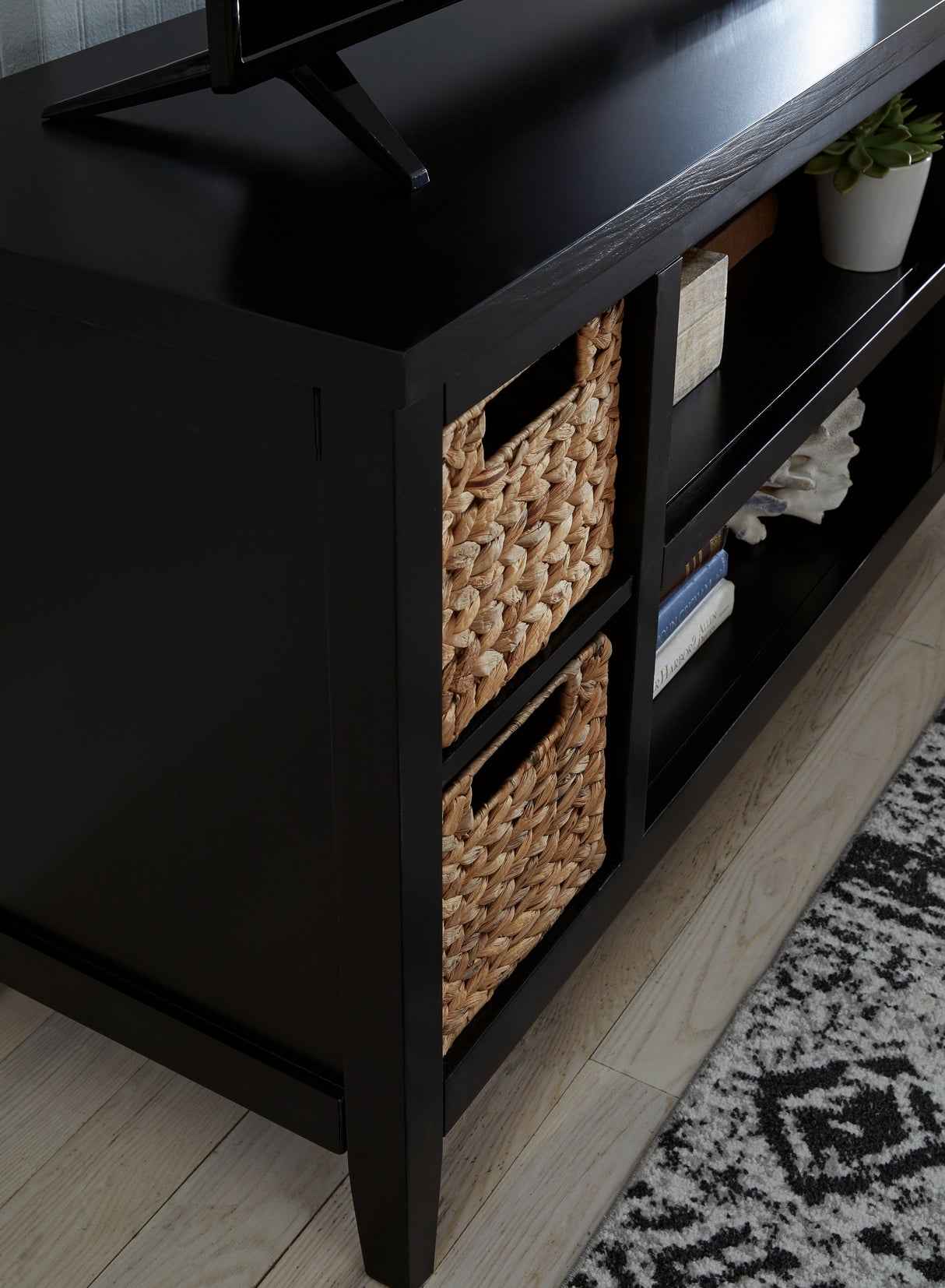 Mirimyn TV Stand